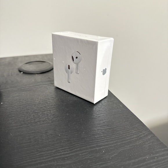 “Sealed” Apple AirPod 4 Active Noise Cancellation - Picture 2 of 5